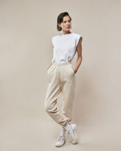 Laden Sie das Bild in den Galerie-Viewer, THE PADDED SHIRT - WHITE