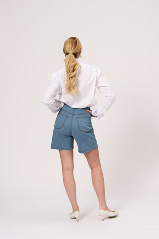 THE DENIM SHORTS LIGHT BLUE