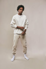 Laden Sie das Bild in den Galerie-Viewer, THE UNISEX SWEATER - OATMEAL