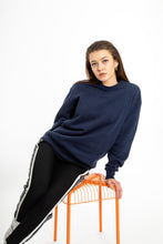 Laden Sie das Bild in den Galerie-Viewer, THE UNISEX SWEATER - NAVY